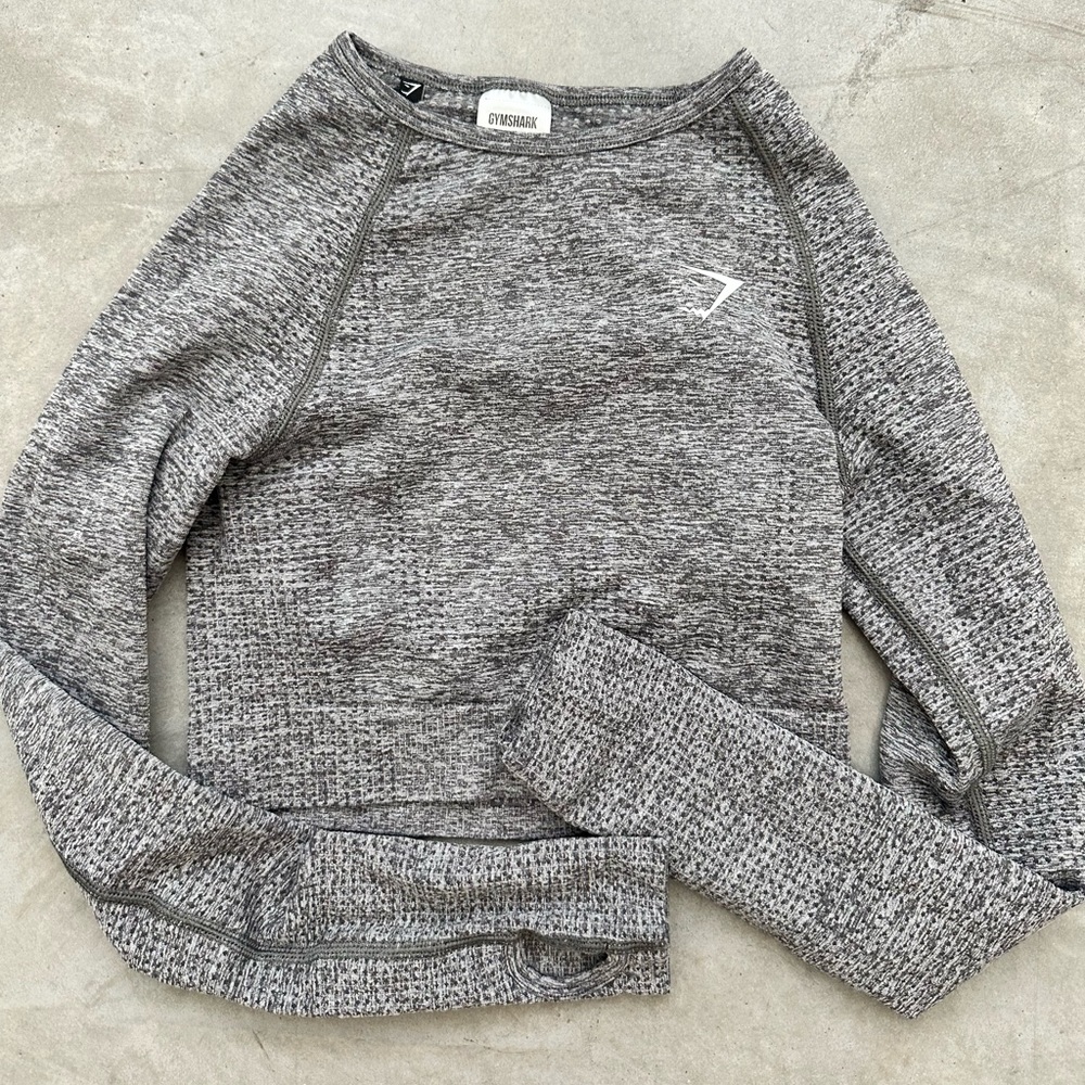 Grey long sleeve gym shark crop top size XS